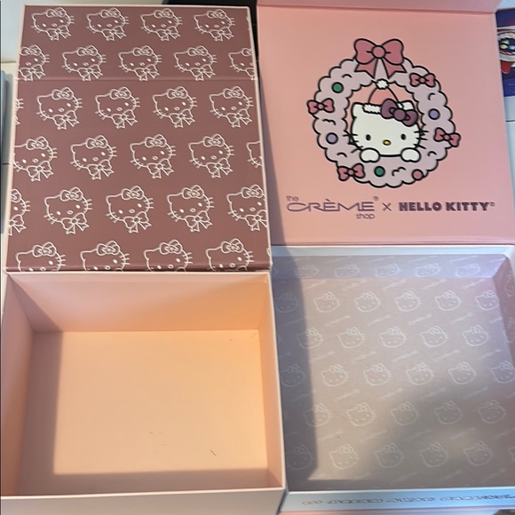 Hello Kitty Pink Gift Set - Picture 2 of 2